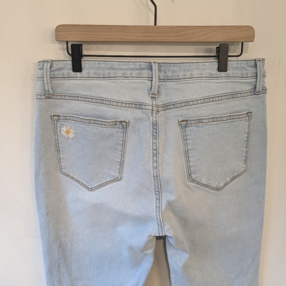 DRIFTWOOD Colette Light Wash Daisy Flower Cuff Jeans Size 12 Inseam 27" - Picture 6 of 9